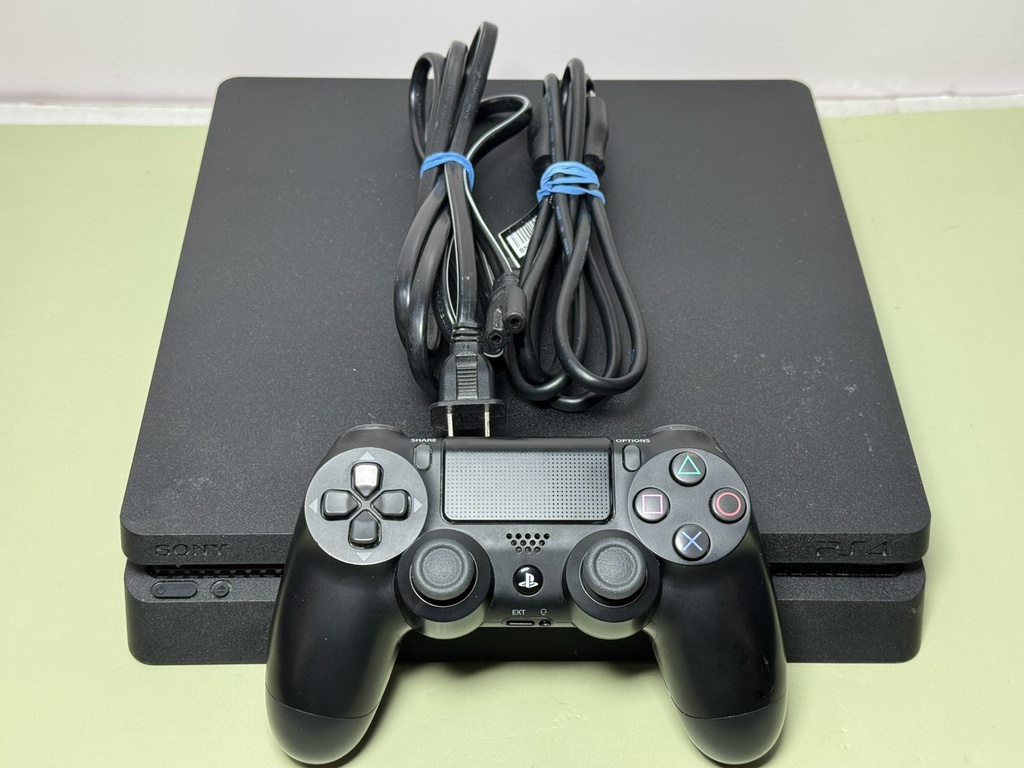 Sony PlayStation 4 Slim 1TB Black Home Gaming Console -Works Great