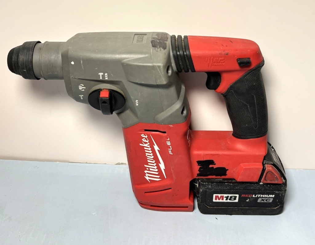 Milwaukee 2712-20 1" SDS Plus Rotary Hammer with 3.0Ah battery &charger