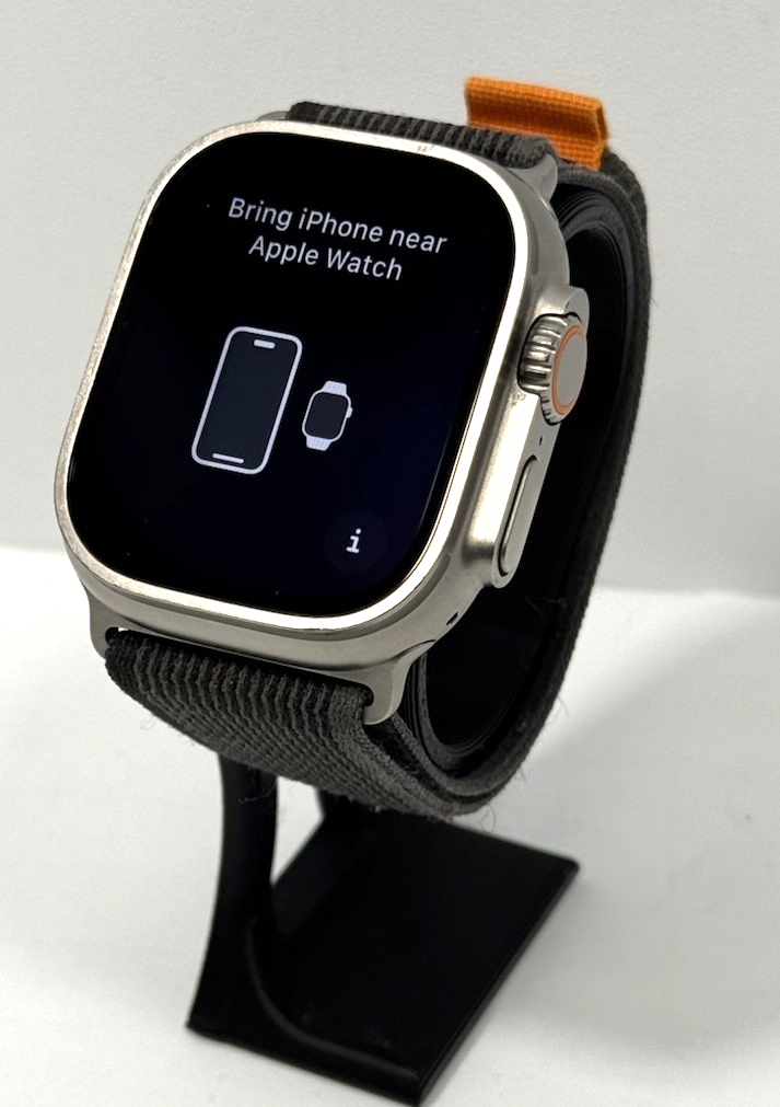 Apple Watch Ultra 49mm Titanium Case with Gray Trail Loop, M/L (GPS + Cellular)
