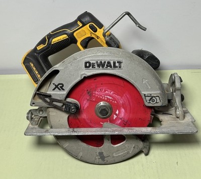 Dewalt 20 Volt 20V Max XR 7 1/4" DCS570 Cordless Brushless Circular Saw