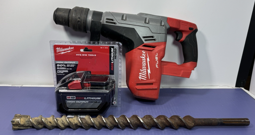 [13405-8, 13405-17] MILWAUKEE 2717-20 M18FUEL 18V ROTARY HAMMER + 12Ah Battery + rotary hammer bit