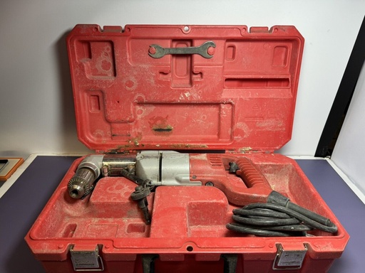 [8839-2] MILWAUKEE 1107-1 120V CORDED RIGHT-ANGLE DRILL KIT