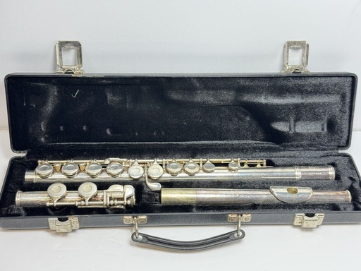 [9234-2] Gemeinhardt 2SP Silver Plated Flute #P32001 w/ Case