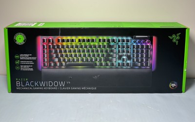 [10605-1] Razer - BlackWidow V4 Full Size Wired Mechanical Green Switch Gaming Keyboard